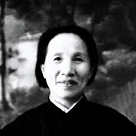 勇敢抗日英雄的感人故事：勇往直前，绝不低头，铭记历史，崇敬英雄。